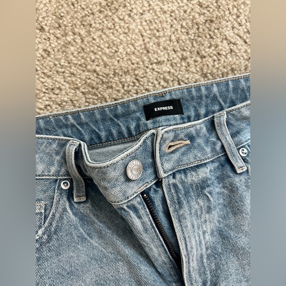 EXPRESS Light Blue Distressed Women's Jeans - Picture 6 of 10